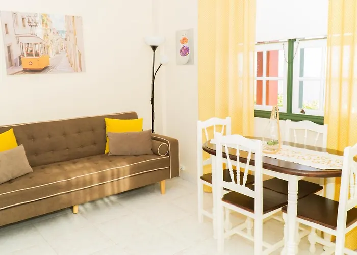 La Rivera Apartments